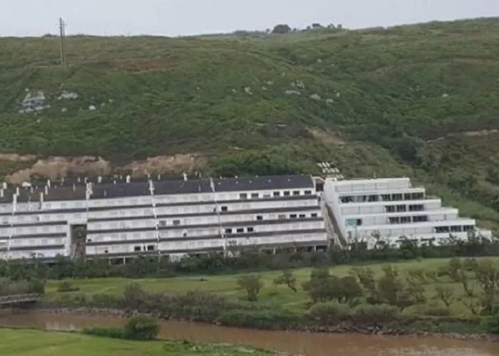 Entre O Mar E A Serra * Масейра